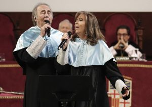 Bonet y Serrat cantando